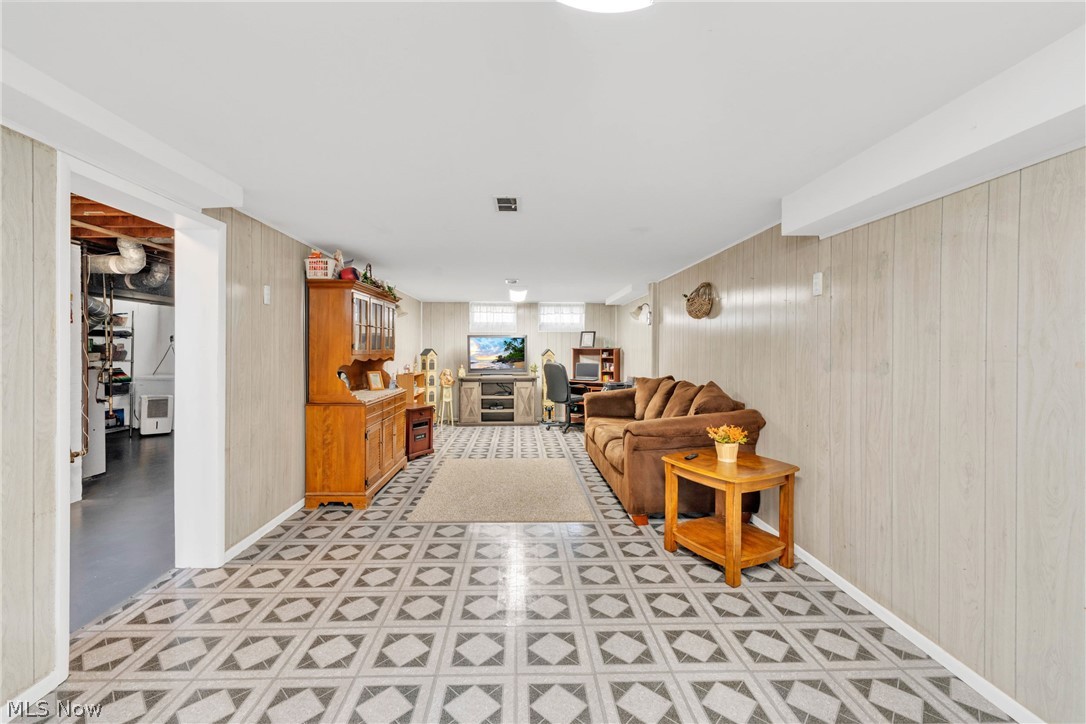 746 N Elmwood Avenue Wickliffe OH 44092