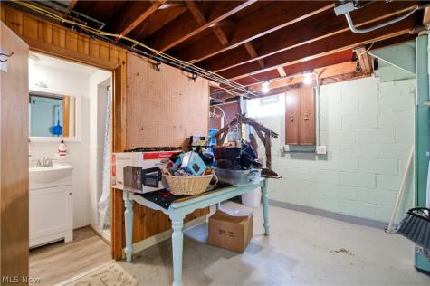 2212 Larchmont Drive Wickliffe OH 44092