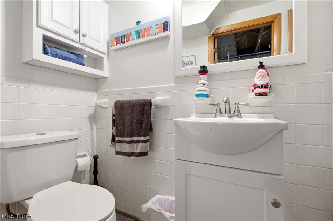 2212 Larchmont Drive Wickliffe OH 44092