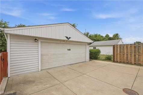 2212 Larchmont Drive Wickliffe OH 44092