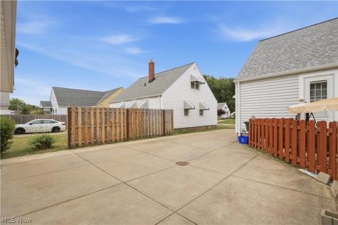2212 Larchmont Drive Wickliffe OH 44092