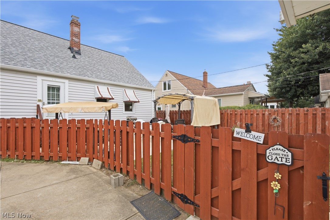 2212 Larchmont Drive Wickliffe OH 44092