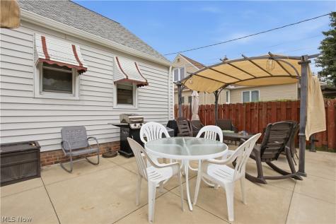 2212 Larchmont Drive Wickliffe OH 44092