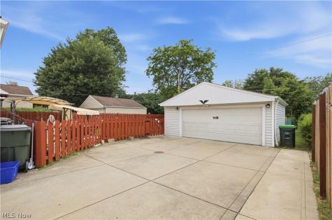2212 Larchmont Drive Wickliffe OH 44092