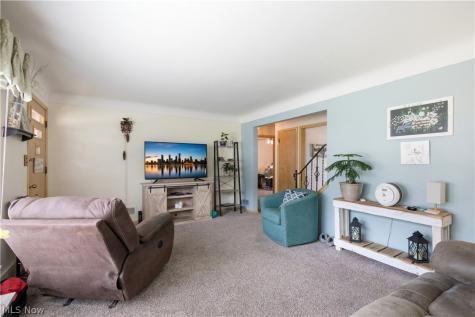 2212 Larchmont Drive Wickliffe OH 44092