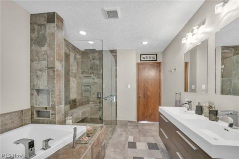 513 Somerset Road Akron OH 44313