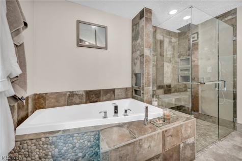 513 Somerset Road Akron OH 44313