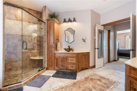 5850 Quarry Lake Drive SE East Canton OH 44730