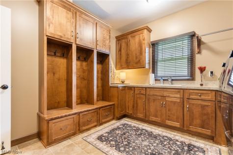 5850 Quarry Lake Drive SE East Canton OH 44730