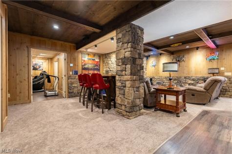 5850 Quarry Lake Drive SE East Canton OH 44730