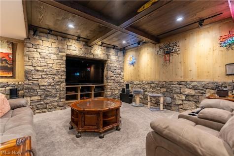 5850 Quarry Lake Drive SE East Canton OH 44730