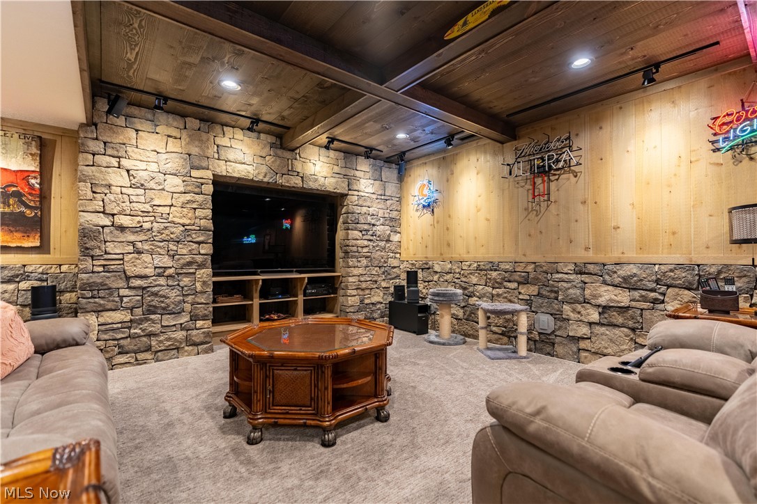 5850 Quarry Lake Drive SE East Canton OH 44730