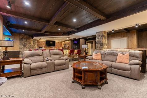 5850 Quarry Lake Drive SE East Canton OH 44730