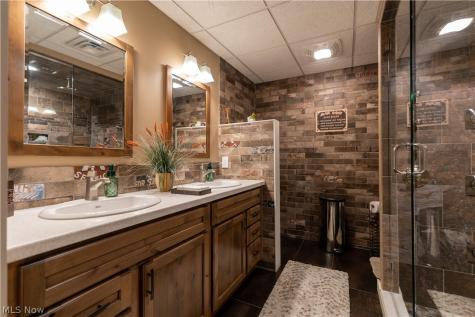 5850 Quarry Lake Drive SE East Canton OH 44730