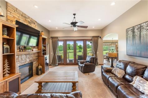 5850 Quarry Lake Drive SE East Canton OH 44730