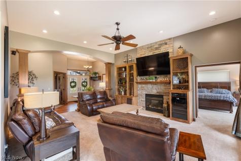5850 Quarry Lake Drive SE East Canton OH 44730