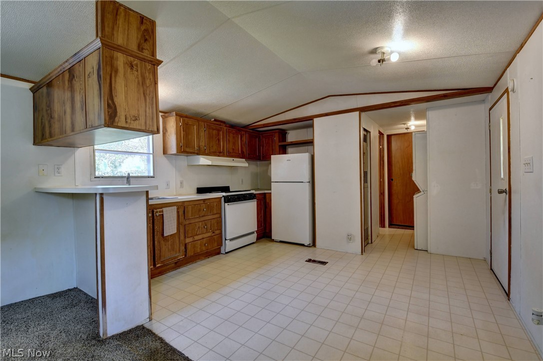 122 Pompano Lane SE New Philadelphia OH 44663
