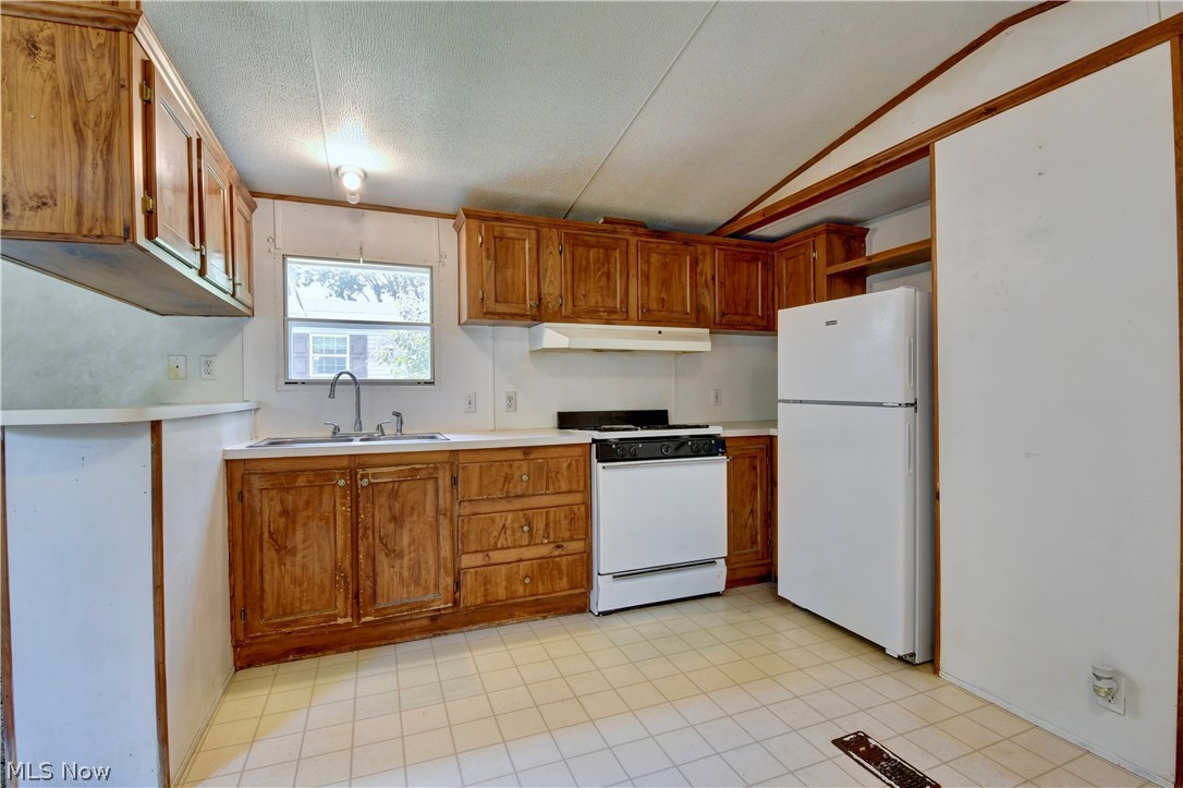 122 Pompano Lane SE New Philadelphia OH 44663
