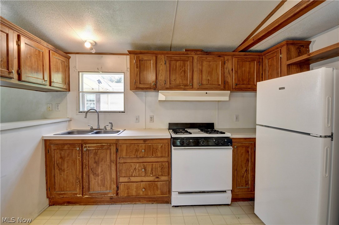 122 Pompano Lane SE New Philadelphia OH 44663
