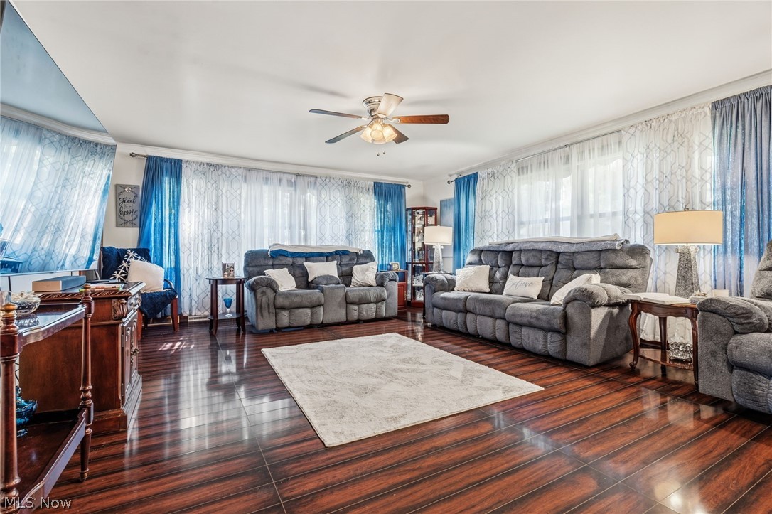 515 S Silver Street Louisville OH 44641
