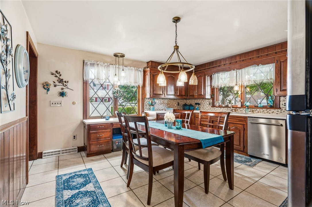 515 S Silver Street Louisville OH 44641