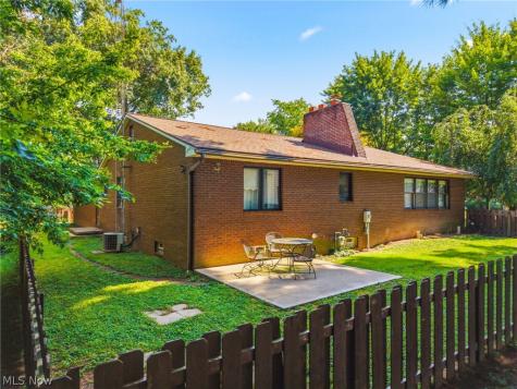 515 S Silver Street Louisville OH 44641