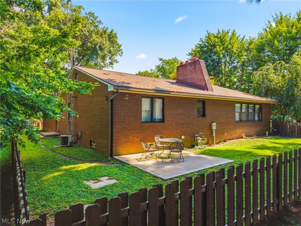 515 S Silver Street Louisville OH 44641