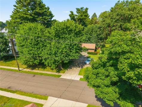 515 S Silver Street Louisville OH 44641