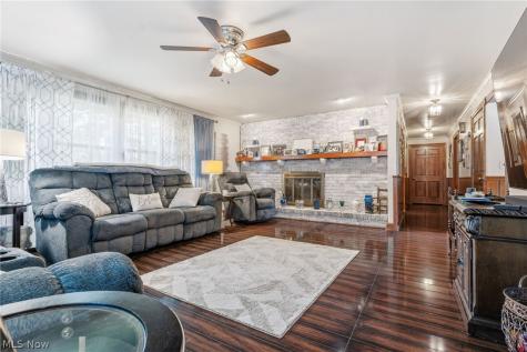 515 S Silver Street Louisville OH 44641