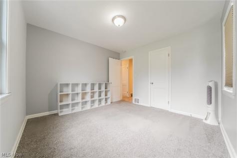 5934 Deering Avenue Parma Heights OH 44130