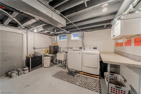 5934 Deering Avenue Parma Heights OH 44130