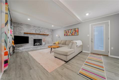5934 Deering Avenue Parma Heights OH 44130
