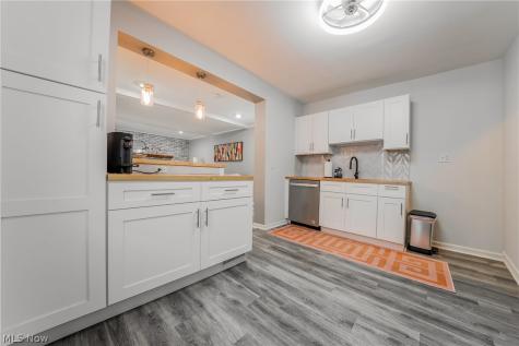 5934 Deering Avenue Parma Heights OH 44130