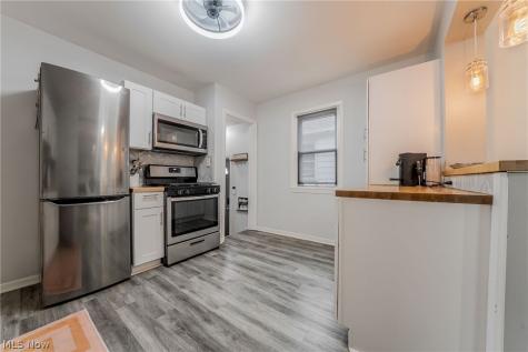 5934 Deering Avenue Parma Heights OH 44130