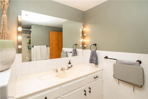 5632 Everhard Road NW Canton OH 44718