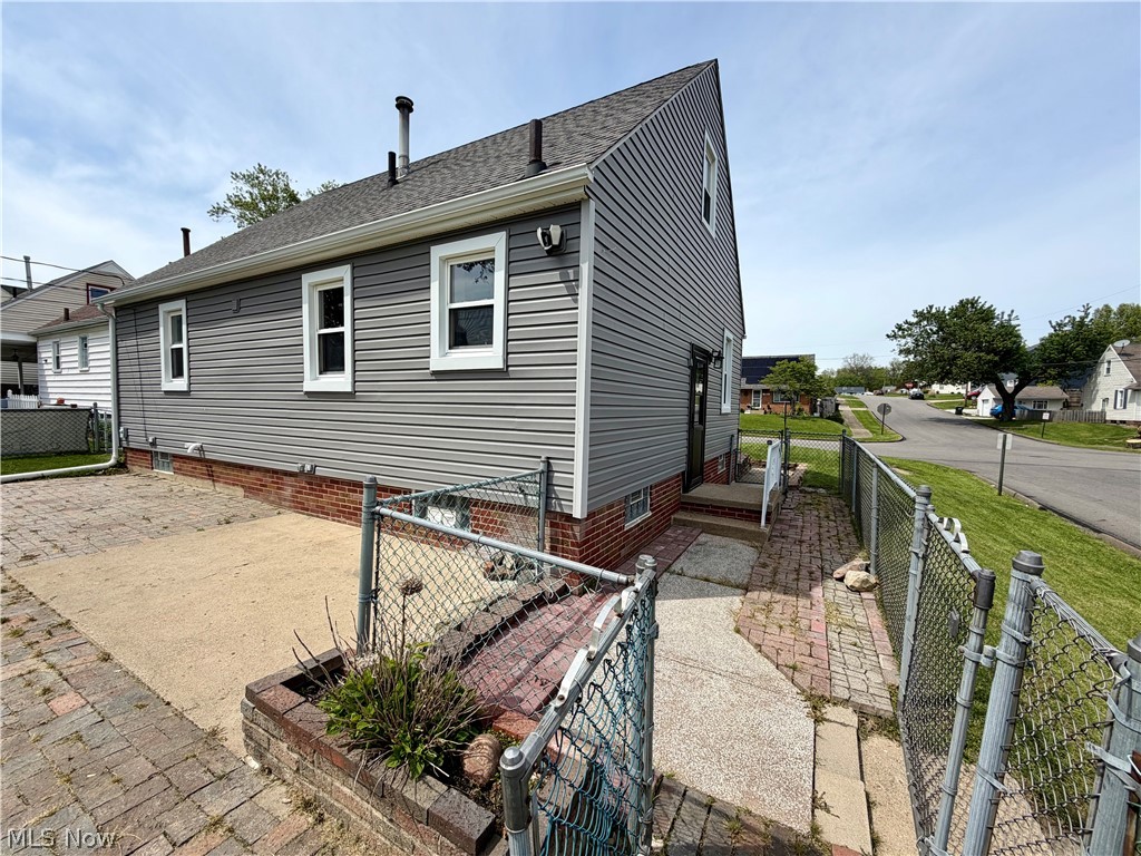1528 34th Street NE Canton OH 44714