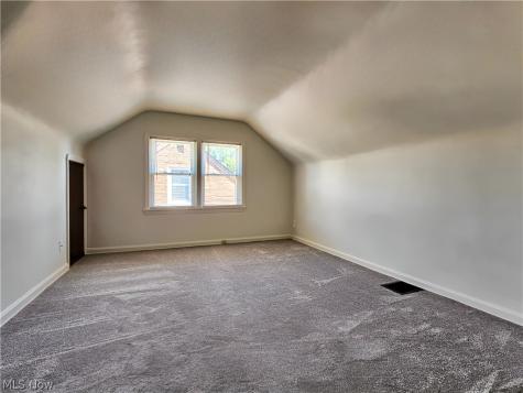 1551 Winchester Road Lyndhurst OH 44124
