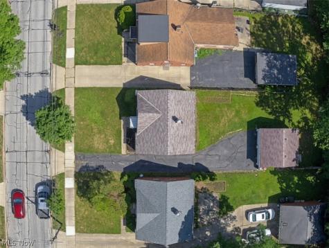 1551 Winchester Road Lyndhurst OH 44124