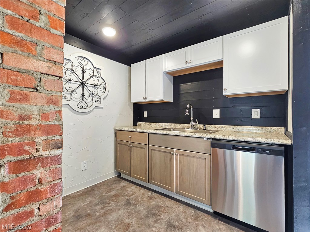 1551 Winchester Road Lyndhurst OH 44124