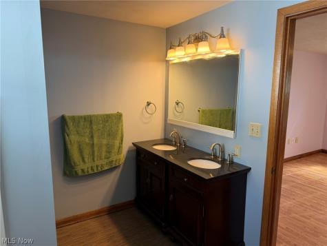 203 N Applecreek Road Wooster OH 44691