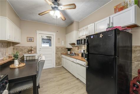 15301 Daniel Avenue Cleveland OH 44110
