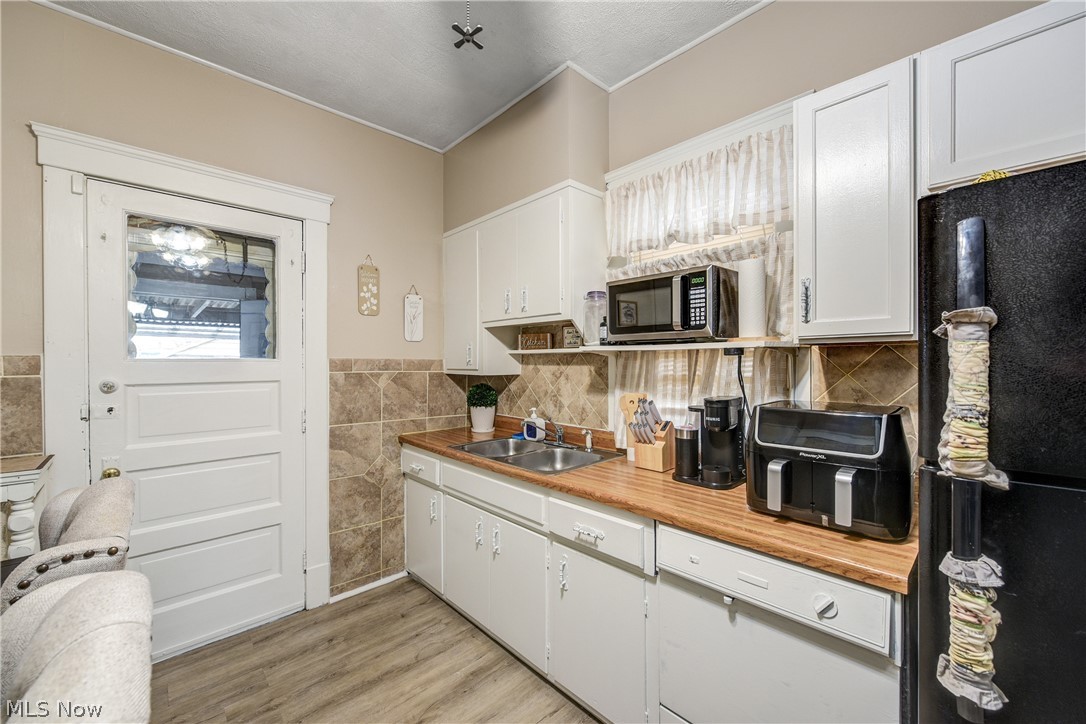 15301 Daniel Avenue Cleveland OH 44110