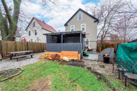15301 Daniel Avenue Cleveland OH 44110