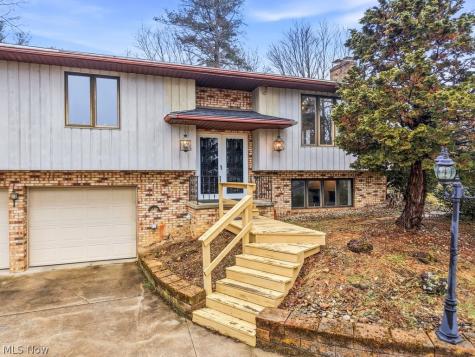 1464 Blair Drive Akron OH 44312