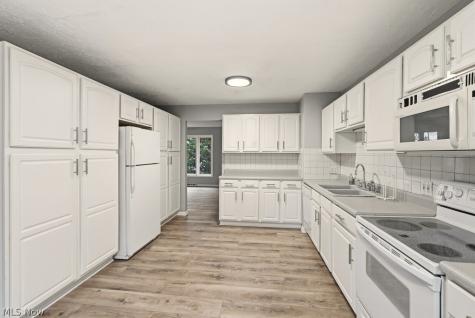 1464 Blair Drive Akron OH 44312