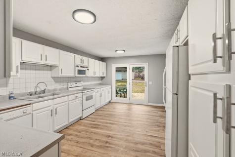 1464 Blair Drive Akron OH 44312