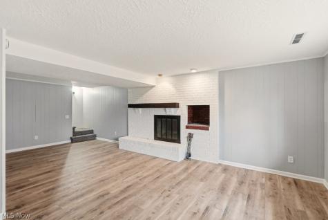 1464 Blair Drive Akron OH 44312