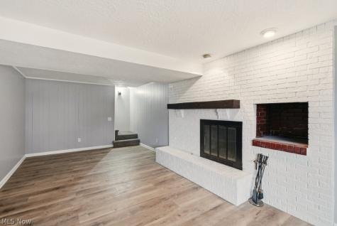 1464 Blair Drive Akron OH 44312