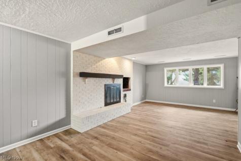1464 Blair Drive Akron OH 44312