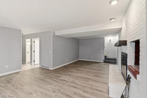 1464 Blair Drive Akron OH 44312